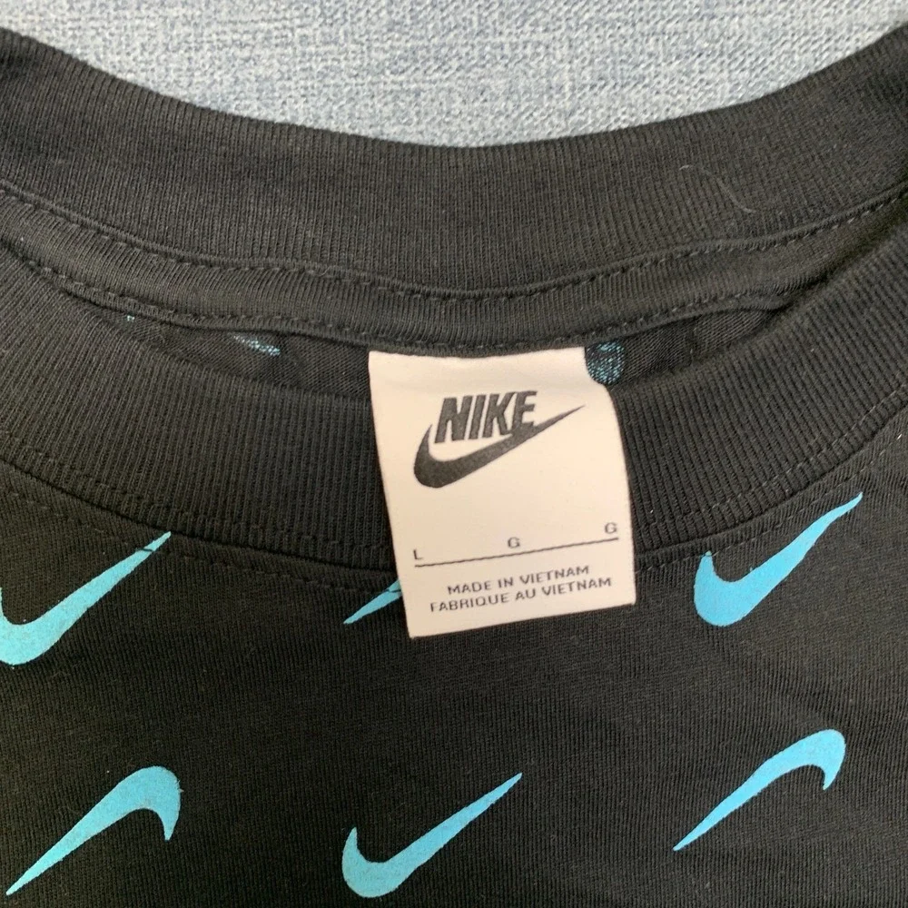 Nike Crop T-Shirt Women Large Black All Over Swoosh Logo Short Sleeve Sportswear